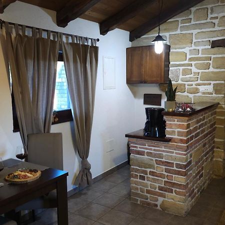 Studio Apartment Cami - Cottage With A Soul Gracisce ภายนอก รูปภาพ