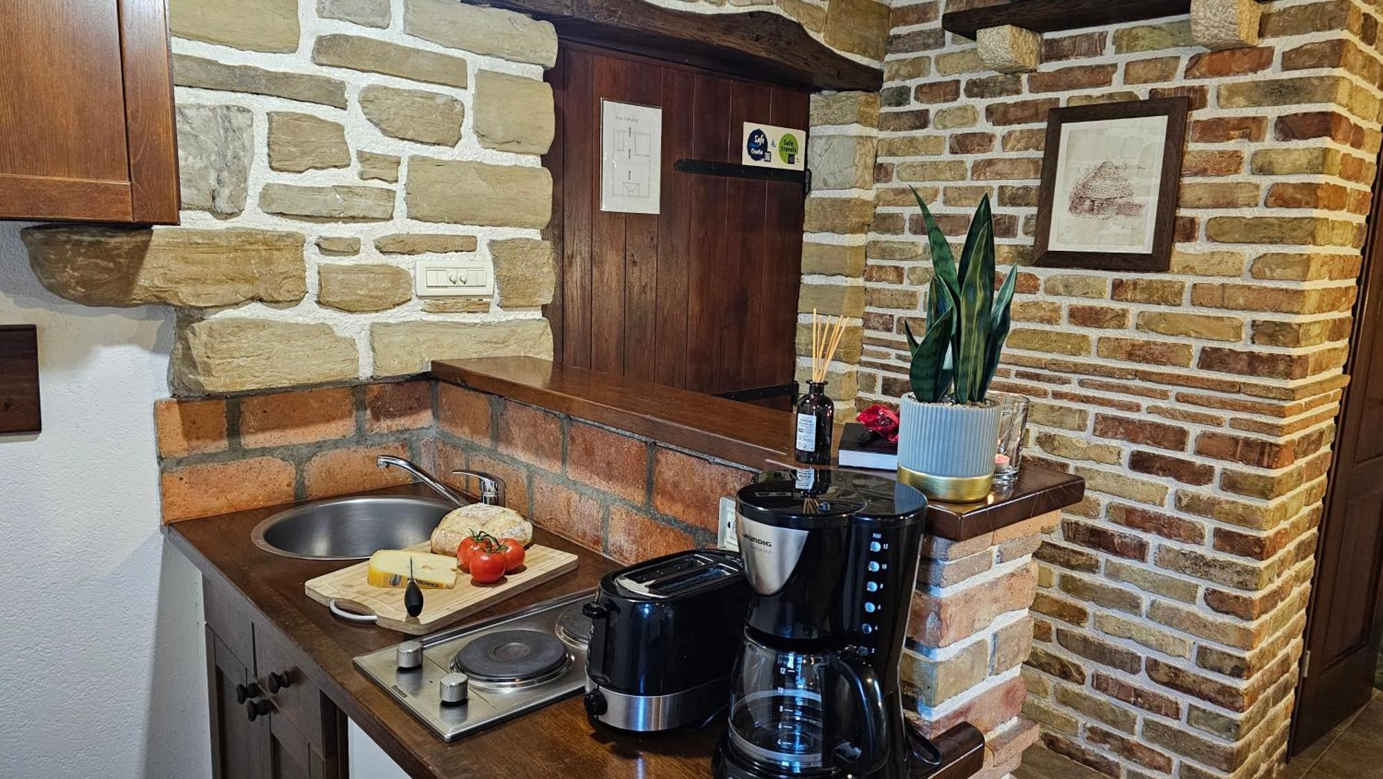 Studio Apartment Cami - Cottage With A Soul Gracisce ภายนอก รูปภาพ