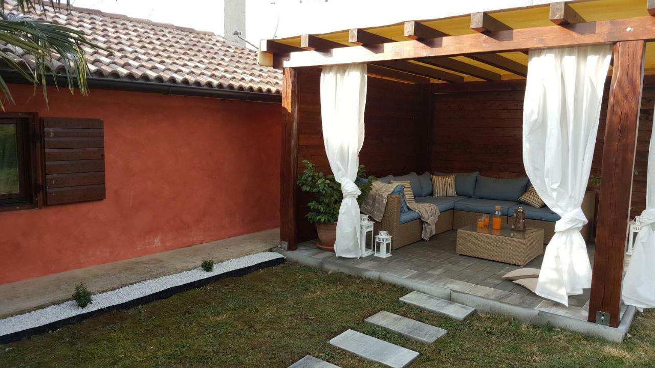 Studio Apartment Cami - Cottage With A Soul Gracisce ภายนอก รูปภาพ