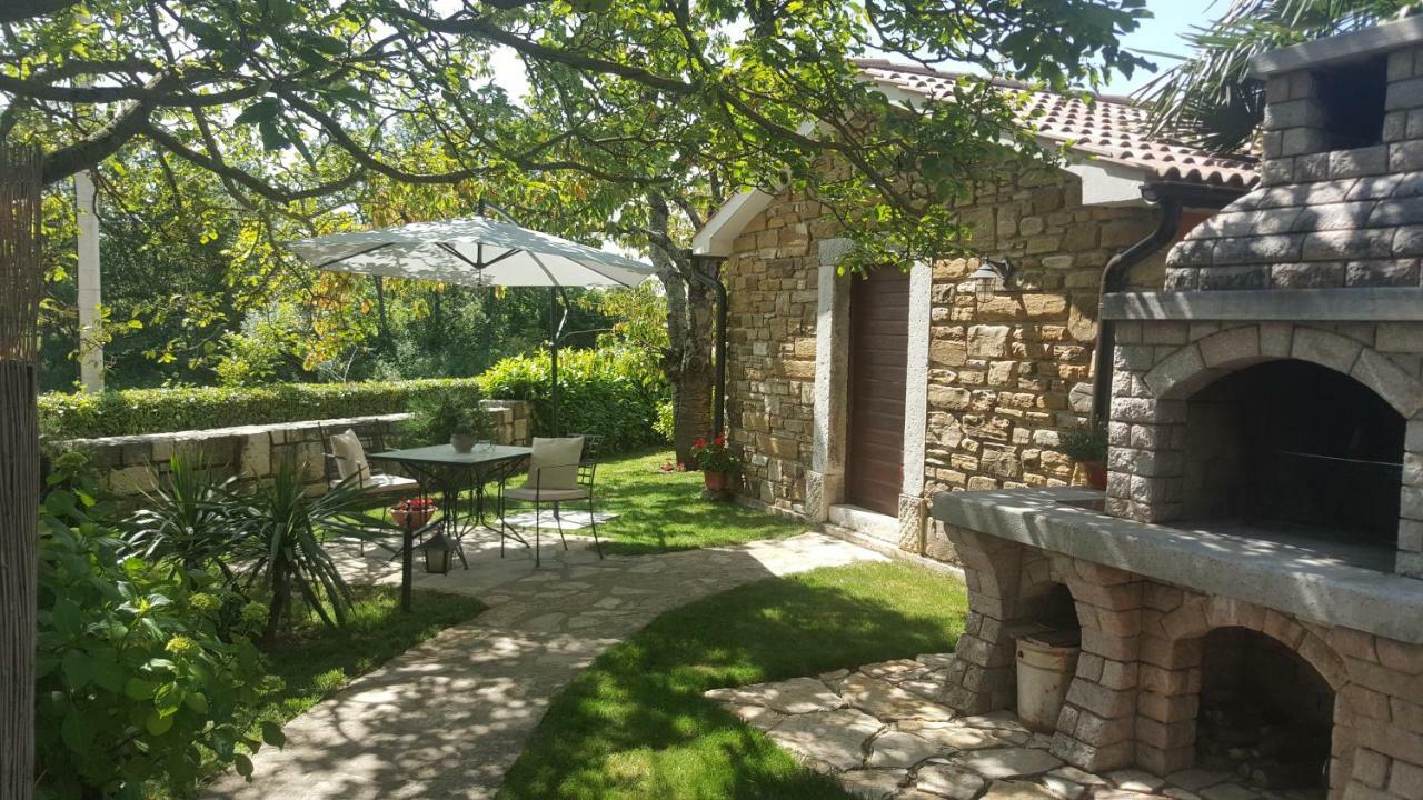 Studio Apartment Cami - Cottage With A Soul Gracisce ภายนอก รูปภาพ