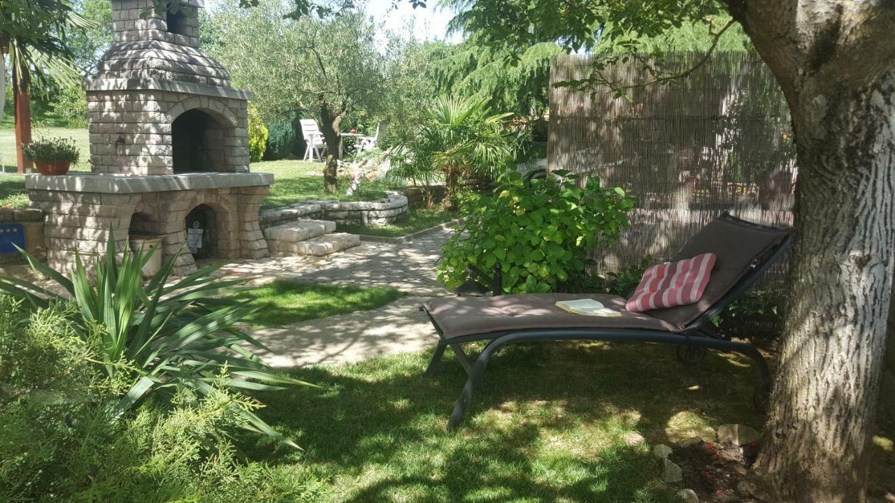 Studio Apartment Cami - Cottage With A Soul Gracisce ภายนอก รูปภาพ